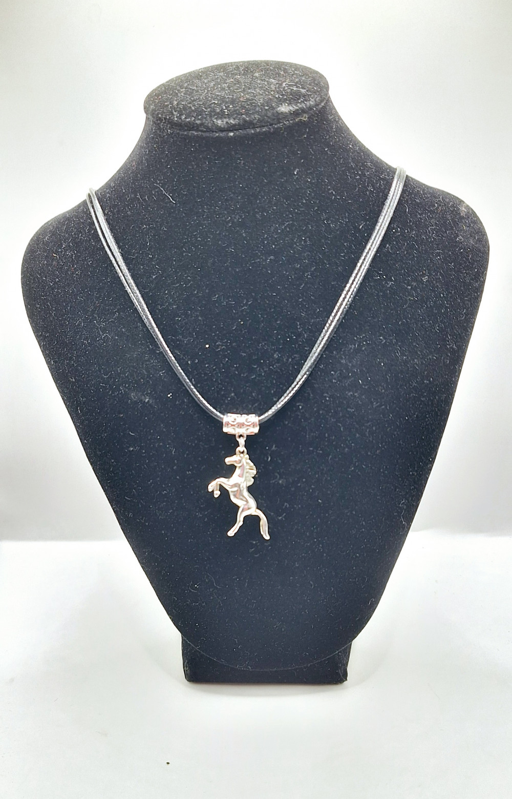 Подвеска на шнурке (45см) ручная работа