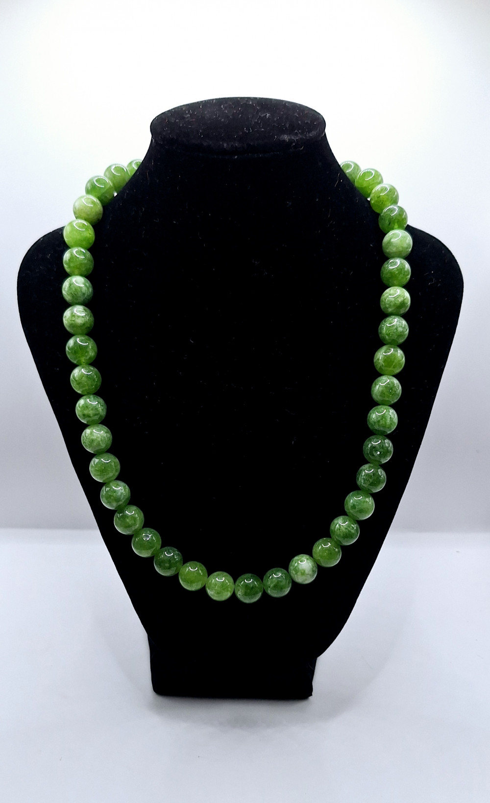 Бусы из нефрита 10мм (55см)