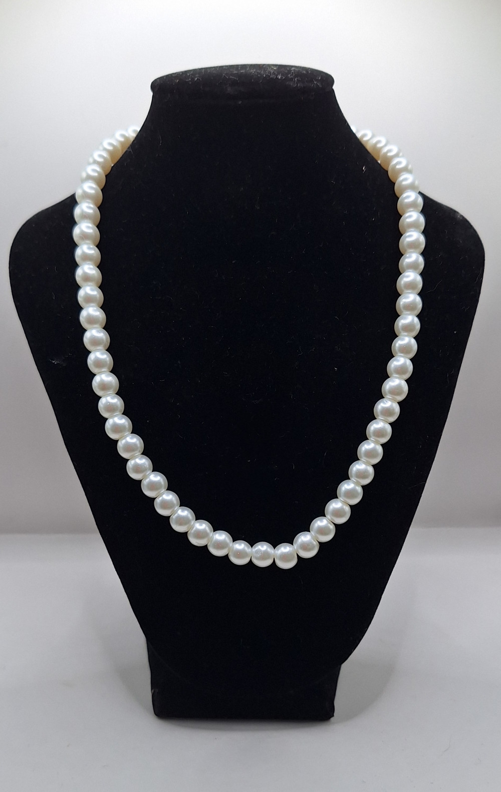 Бусы белые 40см