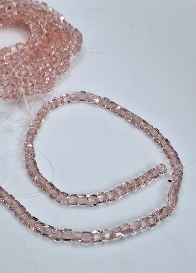 хрусталь кубиками 4/4 1 нитка