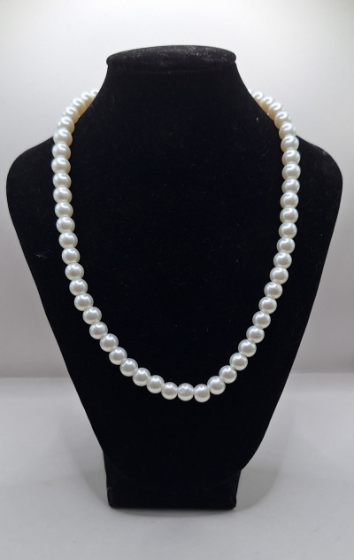 бусы бежевые