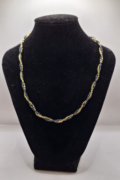 колье из терагерца и гематита